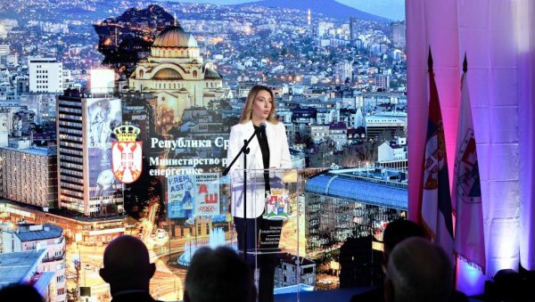МИНИСТАРКА ЂЕДОВИЋ ХАНДАНОВИЋ УРУЧИЛА УГОВОРЕ: Почиње енергетска санација објеката од јавног значаја у 41 граду и општини МИНИСТАРКА ЂЕДОВИЋ ХАНДАНОВИЋ УРУЧИЛА УГОВОРЕ: Почиње енергетска санација објеката од јавног значаја у 41 граду и општини