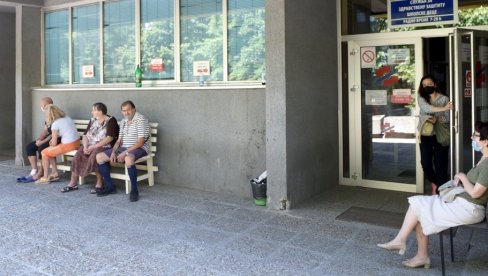 KOVID SADA LIČI NA GRIP: Porast broja inficiranih SARS-KoV2 u našoj zemlji ne zabrinjava mnogo epidemiologe KOVID SADA LIČI NA GRIP: Porast broja inficiranih SARS-KoV2 u našoj zemlji ne zabrinjava mnogo epidemiologe