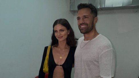 OTPUTOVALA DO ATINE U GRČKOJ: Milica Pavlović je na nekoliko dana prekinula žestok tempo svoje letnje turneje (FOTO) OTPUTOVALA DO ATINE U GRČKOJ: Milica Pavlović je na nekoliko dana prekinula žestok tempo svoje letnje turneje (FOTO)