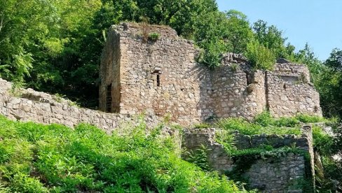 OČUVANA SLAVA MANASTIRA PETRUŠA: Održan 18. Sabornarodnih igara i izvornog stavralaštva u Zabregi OČUVANA SLAVA MANASTIRA PETRUŠA: Održan 18. Sabornarodnih igara i izvornog stavralaštva u Zabregi