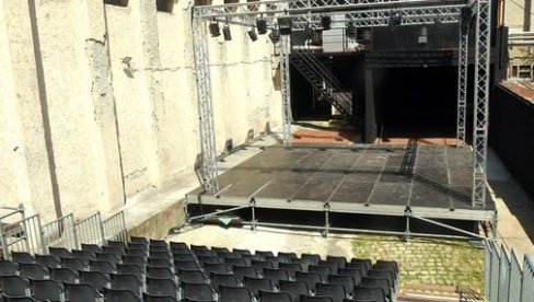 POČINJU NOVI GLASOVI: Na letnjoj sceni Beogradskog dramskog avgust posvećen mladim pozorišnim umetnicima POČINJU NOVI GLASOVI: Na letnjoj sceni Beogradskog dramskog avgust posvećen mladim pozorišnim umetnicima