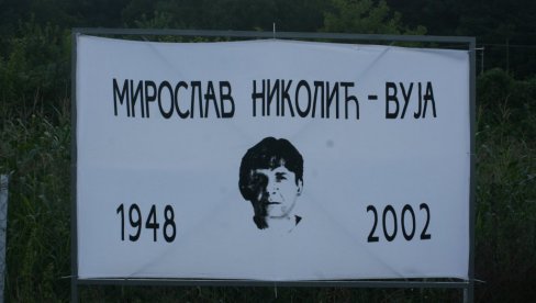 MEMORIJALNI TURNIR „MIROSLAV NIKOLIĆ VUJA“: Na fudbalskom terenu u Ostrikovcu MEMORIJALNI TURNIR „MIROSLAV NIKOLIĆ VUJA“: Na fudbalskom terenu u Ostrikovcu