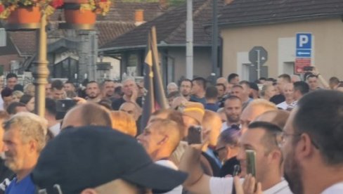 ЛАЖНИ СТРУЧЊАЦИ И АРХИВИСТИ, БЛИСКИ ПРИЈАТЕЉИ ЛАЗОВИЋА И ЋУТЕ: Како се у Србији броје учесници на протестима ЛАЖНИ СТРУЧЊАЦИ И АРХИВИСТИ, БЛИСКИ ПРИЈАТЕЉИ ЛАЗОВИЋА И ЋУТЕ: Како се у Србији броје учесници на протестима