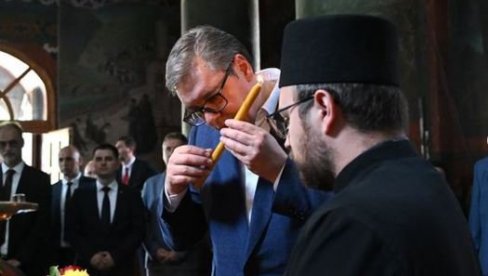 PROHOR PČINJSKI NAJBOLJE MESTO ZA OVAJ SUSRET: Vučić sa makedonskom predsednicom obišao manastir (FOTO) PROHOR PČINJSKI NAJBOLJE MESTO ZA OVAJ SUSRET: Vučić sa makedonskom predsednicom obišao manastir (FOTO)