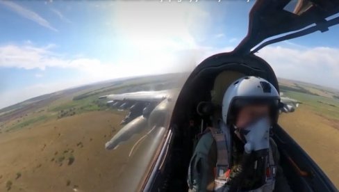 RUSKI LOVCI U AKCIJI: Su-25 raketama vazduh zemlja pogađaju ukrajinske ciljeve (VIDEO) RUSKI LOVCI U AKCIJI: Su-25 raketama vazduh zemlja pogađaju ukrajinske ciljeve (VIDEO)