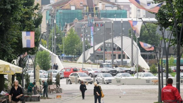 И КВИНТА ПОРУЧУЈЕ: НЕ ОТВАРАЈТЕ МОСТ! Срби страхују од нових провокација и напада из јужног дела Митровице И КВИНТА ПОРУЧУЈЕ: НЕ ОТВАРАЈТЕ МОСТ! Срби страхују од нових провокација и напада из јужног дела Митровице