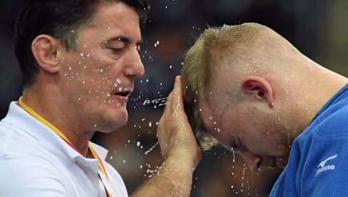 СЕНЗАЦИЈА У ПАРИЗУ! Србин узео два злата на Олимпијским играма СЕНЗАЦИЈА У ПАРИЗУ! Србин узео два злата на Олимпијским играма