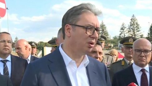 DONOSIM ODLUKE SAMO U SKLADU SA INTERESIMA NARODA Vučić o litijumu: Misle da mogu da vladaju, a pametni ljudi se sklanjaju DONOSIM ODLUKE SAMO U SKLADU SA INTERESIMA NARODA Vučić o litijumu: Misle da mogu da vladaju, a pametni ljudi se sklanjaju
