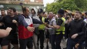 ХАОТИЧНО ШИРОМ ВЕЛИКЕ БРИТАНИЈЕ: Убиство деце изазвало бес грађана (ВИДЕО) ХАОТИЧНО ШИРОМ ВЕЛИКЕ БРИТАНИЈЕ: Убиство деце изазвало бес грађана (ВИДЕО)
