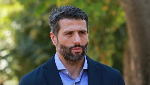 ZA NOVU GODINU PO 6.000 DINARA: Gradonačelnik Šapić o dosadašnjim socijalnim merama namenjenim deci i mladima ZA NOVU GODINU PO 6.000 DINARA: Gradonačelnik Šapić o dosadašnjim socijalnim merama namenjenim deci i mladima