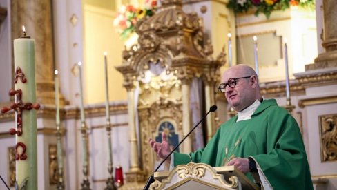 BIO U AVGANISTANU, PA PRELOMIO: Sveštenik odlučio da postane di-džej BIO U AVGANISTANU, PA PRELOMIO: Sveštenik odlučio da postane di-džej