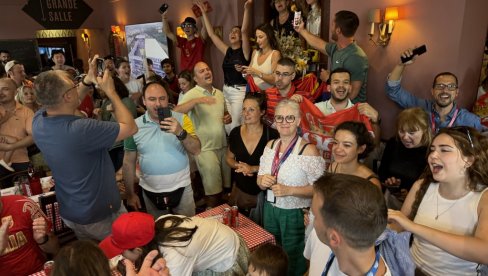 EKSPLOZIJA RADOSTI U SRPSKOJ KUĆI U PARIZU: Proslavlja se Noletovo zlato EKSPLOZIJA RADOSTI U SRPSKOJ KUĆI U PARIZU: Proslavlja se Noletovo zlato