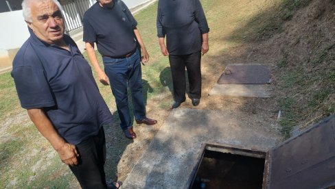 MUKE SIME I MILKE PAJIĆ IZ ZASEOKA GRABIĆ, U PITOMINI AZBUKOVAČKOG SELA ČITLUK Suve slavine sa pogledom na Drinu MUKE SIME I MILKE PAJIĆ IZ ZASEOKA GRABIĆ, U PITOMINI AZBUKOVAČKOG SELA ČITLUK Suve slavine sa pogledom na Drinu