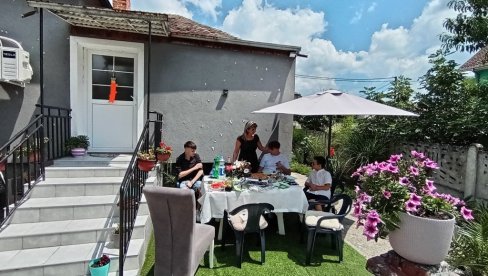 OŽIVELO 3.015 PUSTIH IMANJA: Više od 13.000 ljudi dobilo seoska domaćinstva zahvaljujući programu resornog ministarstva OŽIVELO 3.015 PUSTIH IMANJA: Više od 13.000 ljudi dobilo seoska domaćinstva zahvaljujući programu resornog ministarstva