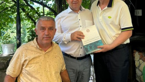 GOST IZ RS U KC U KOSOVSKOJ MITROVICI: Susret starih znalaca GOST IZ RS U KC U KOSOVSKOJ MITROVICI: Susret starih znalaca