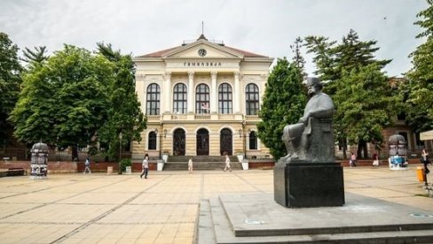 KRAGUJEVAČKO KULTURNO LETO: Tri koncerta na Đačkom trgu u Kragujevcu KRAGUJEVAČKO KULTURNO LETO: Tri koncerta na Đačkom trgu u Kragujevcu