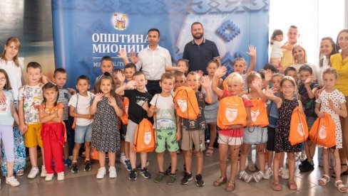 TRADICIJA LOKALNE SAMOUPRAVE U MIONICI Besplatne knjige za prvake TRADICIJA LOKALNE SAMOUPRAVE U MIONICI Besplatne knjige za prvake