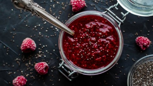 ČIA DŽEM SA BOBIČASTIM VOĆEM: Recept za ukusan džem koji se pravi za 10 minuta ČIA DŽEM SA BOBIČASTIM VOĆEM: Recept za ukusan džem koji se pravi za 10 minuta