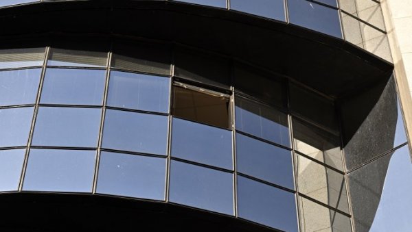 ПАО ПРОЗОР У КНЕЗ МИХАИЛОВОЈ: У главној градској улици данас је избегнута трагедија ПАО ПРОЗОР У КНЕЗ МИХАИЛОВОЈ: У главној градској улици данас је избегнута трагедија