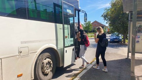 AUTOBUSKE KARTE ZA SREDNJOŠKOLCE: Preuzimanje od 12. avgusta AUTOBUSKE KARTE ZA SREDNJOŠKOLCE: Preuzimanje od 12. avgusta