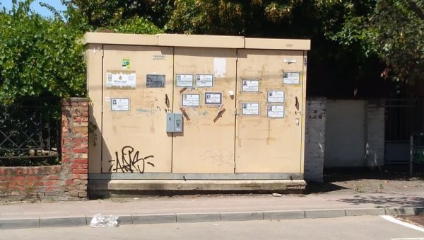 УМРЛИЦЕ НА СВЕ СТРАНЕ: На ред дошле и трафо-станице УМРЛИЦЕ НА СВЕ СТРАНЕ: На ред дошле и трафо-станице
