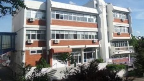 PAUZA U ČEKAONICAMA: Kvar prekinuo rad ambulatni, ekipe rade na popravci PAUZA U ČEKAONICAMA: Kvar prekinuo rad ambulatni, ekipe rade na popravci