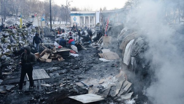 ПОЛИТИКОЛОЗИ ОБЈАСНИЛИ: Антилитијумски протест у Београду има све одлике Евромајдана ПОЛИТИКОЛОЗИ ОБЈАСНИЛИ: Антилитијумски протест у Београду има све одлике Евромајдана