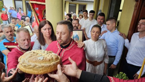 SLAVA HRAMA U KORENITI U REPUBLICI SRPSKOJ -Duhovna sestra Tronoše SLAVA HRAMA U KORENITI U REPUBLICI SRPSKOJ -Duhovna sestra Tronoše