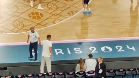 NIJE GA ZABORAVIO: Ovako je Dirk Novicki reagovao kada je video Pešića (VIDEO) NIJE GA ZABORAVIO: Ovako je Dirk Novicki reagovao kada je video Pešića (VIDEO)