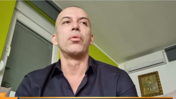 ЗАКАЗАЛИ ЗА СУТРА НОВИ 5. ОКТОБАР А НАБАВИЛИ СУ И ВОЂУ ПРЕКО АЛИЕКСПРЕСА: Реакције Дабића и Бакареца на Топлакову изјаву о Вучићу (ФОТО) ЗАКАЗАЛИ ЗА СУТРА НОВИ 5. ОКТОБАР А НАБАВИЛИ СУ И ВОЂУ ПРЕКО АЛИЕКСПРЕСА: Реакције Дабића и Бакареца на Топлакову изјаву о Вучићу (ФОТО)
