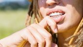 OPREZ - NA SUNCU MOGU DA IZGORE I USNE: A ako vam se to desi, evo šta da uradite OPREZ - NA SUNCU MOGU DA IZGORE I USNE: A ako vam se to desi, evo šta da uradite