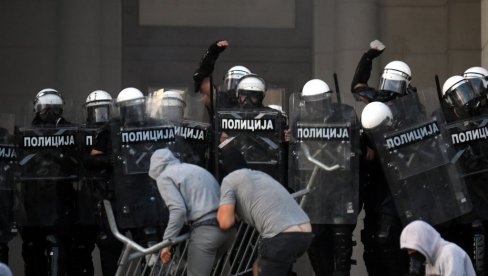 СРБИЈА И ВЕНЕЦУЕЛА СУ НАЈВИШЕ НА УДАРУ: Огласили се и Руси, САД покушале обојену револуцију у Београду СРБИЈА И ВЕНЕЦУЕЛА СУ НАЈВИШЕ НА УДАРУ: Огласили се и Руси, САД покушале обојену револуцију у Београду