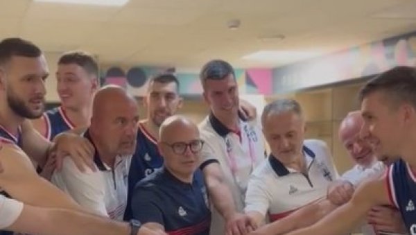 ИЗА КУЛИСА: Погледајте сцену из свлачионице кошаркаша Србије после освајања олимпијске бронзе (ВИДЕО) ИЗА КУЛИСА: Погледајте сцену из свлачионице кошаркаша Србије после освајања олимпијске бронзе (ВИДЕО)