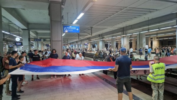 ТО ЈЕ ЈЕДНА ВРСТА ЛИЦЕМЕРЈА: Ово су људи који су продали све што су имали Рио Тинту, а сада су најратоборнији против рудника (ВИДЕО) ТО ЈЕ ЈЕДНА ВРСТА ЛИЦЕМЕРЈА: Ово су људи који су продали све што су имали Рио Тинту, а сада су најратоборнији против рудника (ВИДЕО)