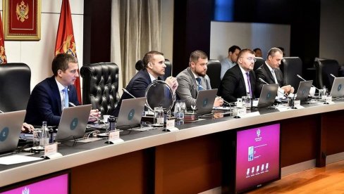 ODBRANA OD SKOKA CENA: Premijer Spajić najavio da će Vlada na čijem je čelu osnovati preduzeće za robne rezerve ODBRANA OD SKOKA CENA: Premijer Spajić najavio da će Vlada na čijem je čelu osnovati preduzeće za robne rezerve