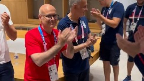 KO JE NAJBOLJI? SRBIJA! Vučević proslavio uz zlatne vaterpoliste (VIDEO) KO JE NAJBOLJI? SRBIJA! Vučević proslavio uz zlatne vaterpoliste (VIDEO)