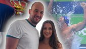SREDNJOŠKOLSKA LJUBAV: Ko je supruga Dušana Mandića? (FOTO) SREDNJOŠKOLSKA LJUBAV: Ko je supruga Dušana Mandića? (FOTO)
