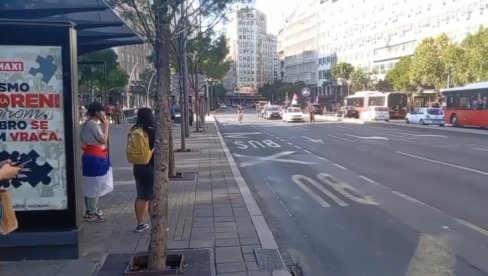 BRUKA: Beograđani proslavljaju pobedu vaterpolista, a Nova piše da podržavaju nasilne proteste njihovog gazde Šolaka (VIDEO) BRUKA: Beograđani proslavljaju pobedu vaterpolista, a Nova piše da podržavaju nasilne proteste njihovog gazde Šolaka (VIDEO)