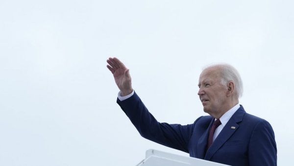 ПОВУКАО СЕ ЗБОГ СТРАХА: Бајден отворио душу, па поменуо и Трампа - Ако победи на овим изборима, гледајте шта ће се десити... ПОВУКАО СЕ ЗБОГ СТРАХА: Бајден отворио душу, па поменуо и Трампа - Ако победи на овим изборима, гледајте шта ће се десити...