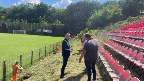 UREĐENE ZELENE POVRŠINE: Opština Zvezdara brine o sportskim klubovima na svojoj teritoriji UREĐENE ZELENE POVRŠINE: Opština Zvezdara brine o sportskim klubovima na svojoj teritoriji