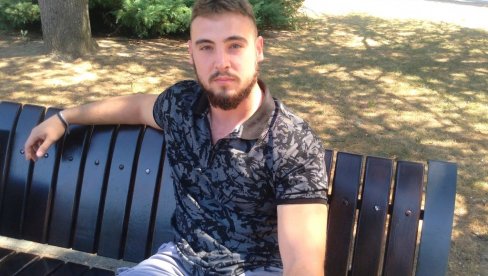 BIVŠI BOKSER IZ MAJDANPEKA, NA ŠKOLOVANJU U POŽAREVCU, OPROBAO SE I U KNJIŽEVNOSTI Za tri meseca napisao roman BIVŠI BOKSER IZ MAJDANPEKA, NA ŠKOLOVANJU U POŽAREVCU, OPROBAO SE I U KNJIŽEVNOSTI Za tri meseca napisao roman