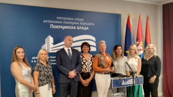 ПРОЈЕКАТ УЗ ПОДРШКУ ПОКРАЈИНСКОГ СЕКРЕТАРИЈАТА ЗА ПРИВРЕДУ ПОБЕДНИК НАЦИОНАЛНОГ ТАКМИЧЕЊА Помоћ дамама у бизнису ПРОЈЕКАТ УЗ ПОДРШКУ ПОКРАЈИНСКОГ СЕКРЕТАРИЈАТА ЗА ПРИВРЕДУ ПОБЕДНИК НАЦИОНАЛНОГ ТАКМИЧЕЊА Помоћ дамама у бизнису