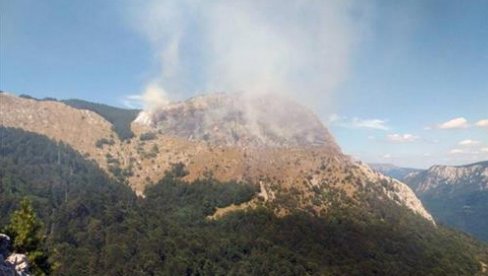 BEZ HELIKOPTERA IZ SRBIJE NEĆE ZAUSTAVITI POŽARE: Vatrene stihije besne u Republici Srpskoj, a iz FBiH otežavaju dolazak pomoći BEZ HELIKOPTERA IZ SRBIJE NEĆE ZAUSTAVITI POŽARE: Vatrene stihije besne u Republici Srpskoj, a iz FBiH otežavaju dolazak pomoći