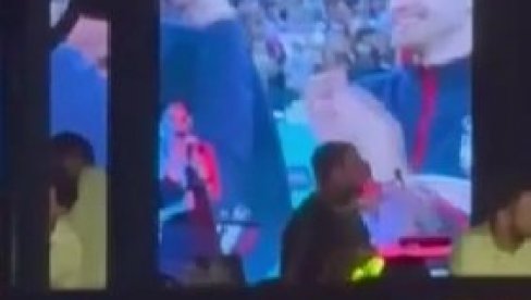 STIGLI NOVAK ĐOKOVIĆ, JOKIĆ, BORIŠA SIMANIĆ... Počinje žurka zlatnih olimpijaca (VIDEO) STIGLI NOVAK ĐOKOVIĆ, JOKIĆ, BORIŠA SIMANIĆ... Počinje žurka zlatnih olimpijaca (VIDEO)