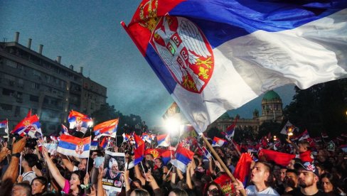 SVET BRUJI O SPEKTAKULARNOM DOČEKU U BEOGRADU: Đoković i Jokić se smatraju bogovima u Srbiji - Hrvati razočarani SVET BRUJI O SPEKTAKULARNOM DOČEKU U BEOGRADU: Đoković i Jokić se smatraju bogovima u Srbiji - Hrvati razočarani