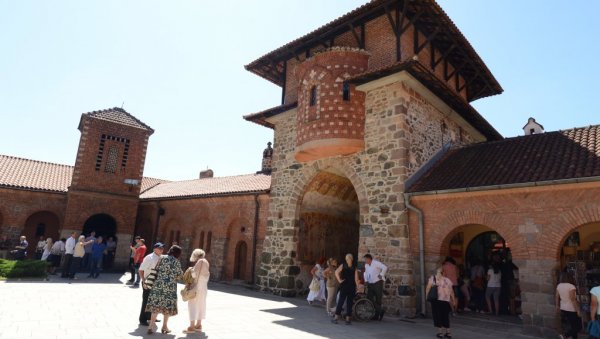 СВЕТКОВИНА СРПСКЕ ПЕСНИЧКЕ ТРАДИЦИЈЕ: У Краљеву се од 16. до 19. августа одржава 33. Жички духовни сабор СВЕТКОВИНА СРПСКЕ ПЕСНИЧКЕ ТРАДИЦИЈЕ: У Краљеву се од 16. до 19. августа одржава 33. Жички духовни сабор