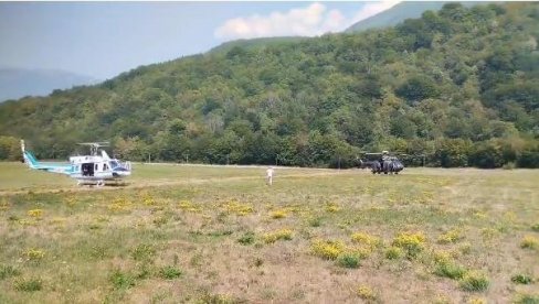 VATRU GASE I HELIKOPTERI IZ SRBIJE: Nakon danonoćne borbe sa požarom u Nacionalnom parku Sutjeska stigla pomoć VATRU GASE I HELIKOPTERI IZ SRBIJE: Nakon danonoćne borbe sa požarom u Nacionalnom parku Sutjeska stigla pomoć