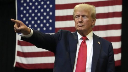 НИ РЕЧИ О МОГУЋОЈ ОКУПАЦИЈИ ГРЕНЛАНДА Трамп: Без коментара