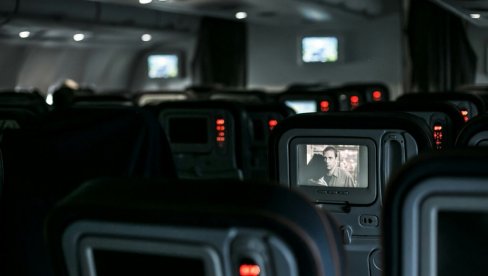 МОЛИМО ВАС, НЕ НОСИТЕ ЏИНС: Шокантна одлука авио-компаније (ФОТО/ВИДЕО)