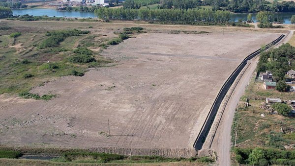 КОНАЧНО УРЕЂЕНА БИВША ДЕПОНИЈА У ЛАЋАРКИ КОД СРЕМСКЕ МИТРОВИЦЕ Саднице уместо смећа КОНАЧНО УРЕЂЕНА БИВША ДЕПОНИЈА У ЛАЋАРКИ КОД СРЕМСКЕ МИТРОВИЦЕ Саднице уместо смећа